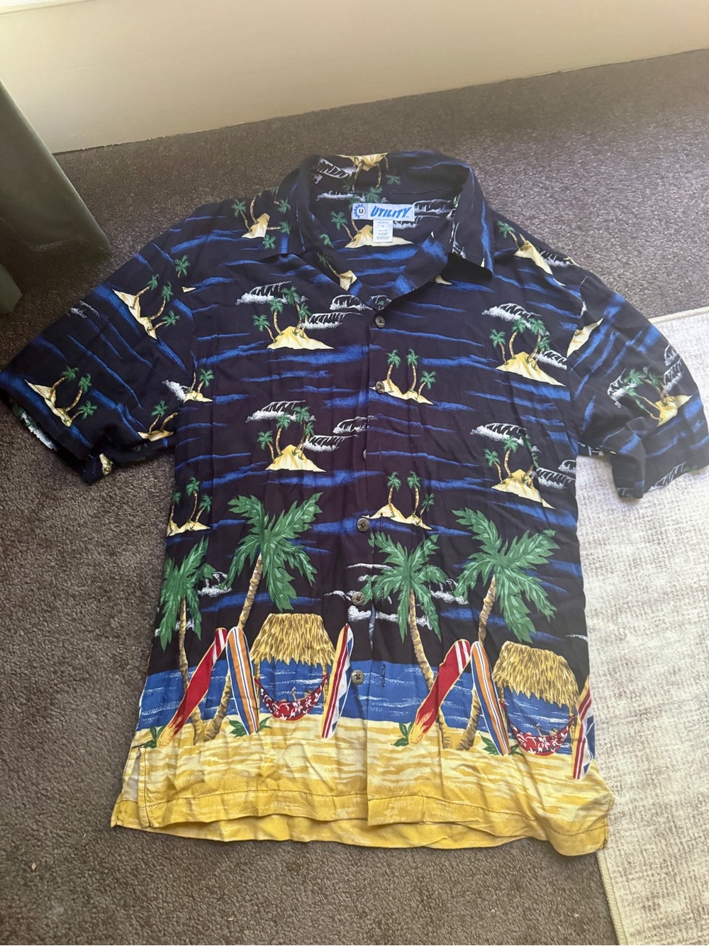 Utility Hawaiian Tropical Graphic Print Rayon Short Sleeve Button-Up Shirt M